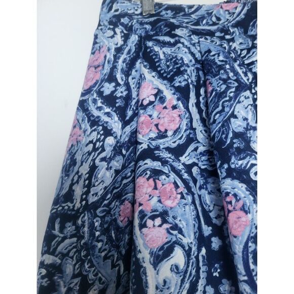 Torrid Blue, White, Pink Pasley Pull On Pleated Shorts size 1 or 1X - Picture 4 of 7